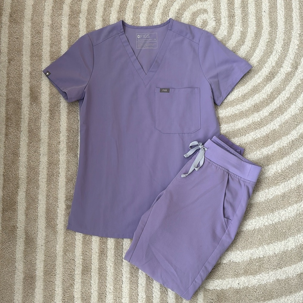 Figs Women's Scrub Set in Lavender Regular length Zamora Jogger